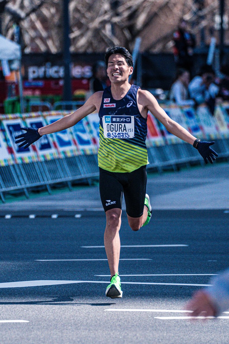 【#東京マラソン】
みんな両手を広げて万感のゴール。
お疲れ様でした。ありがとう。
47高久龍(ヤクルト)2:12.52
80西田壮志(ﾄﾖﾀ自動車)2:16.31
86大津顕杜(中央発條)2:17.29
257小椋裕介(ヤクルト)2:32.27