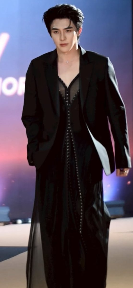 meiyezic8's tweet image. my favorite in black✨🖤💋
＃smartBoom
＃TopForm