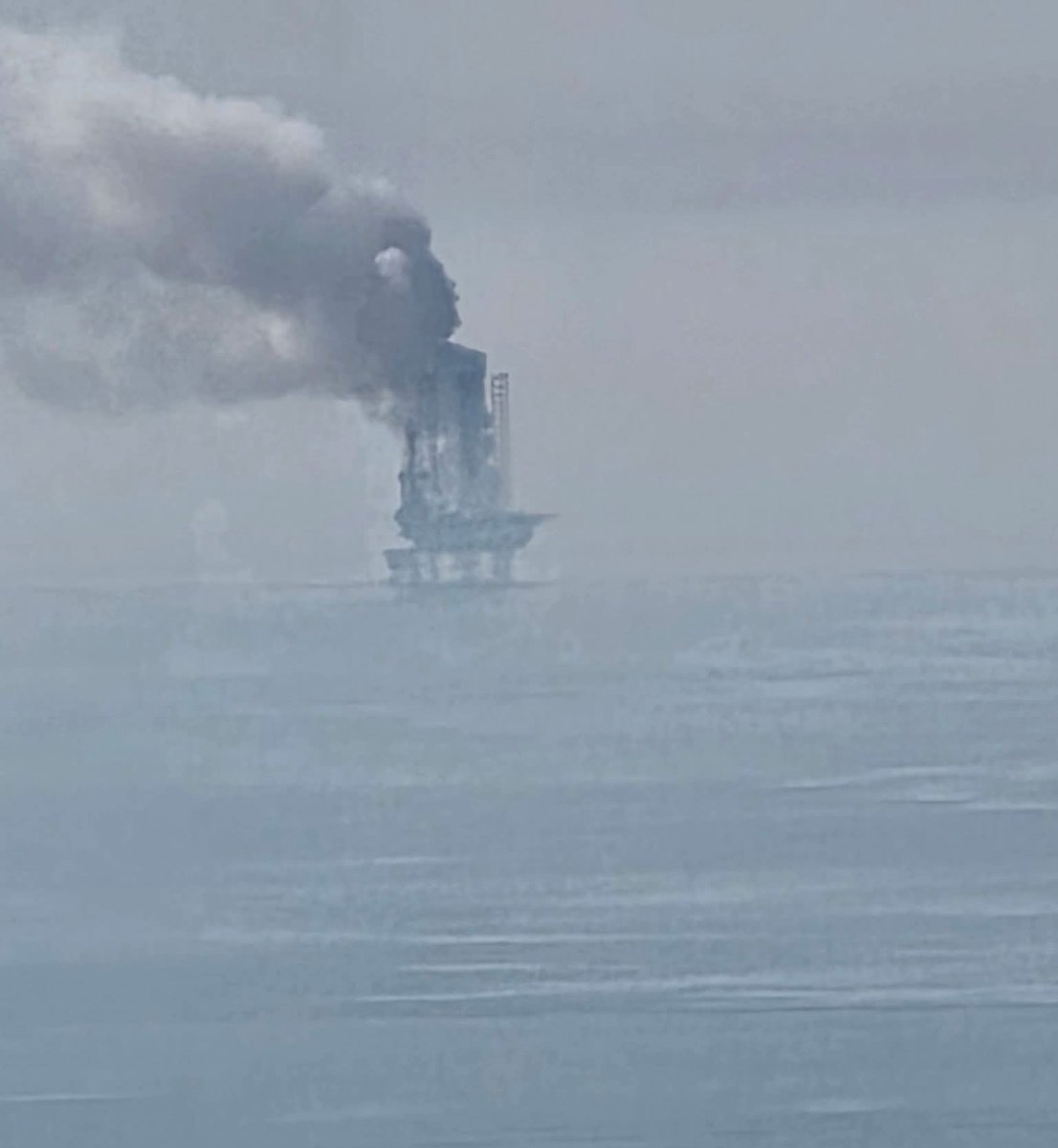 ด่วน! โดรนพลีชีพของอิหร่านโจมตีแท่นขุดเจาะนํ้ามันของกาตาร์ในอ่าวเปอร์เซีย

ทำให้เกิดควันไฟลุกกลางทะเล โดยเฉพาะพื้นที่ North Field สนามก๊าซธรรมชาติใหญ่ที่สุดโลก ร่วมกับ #อิหร่าน