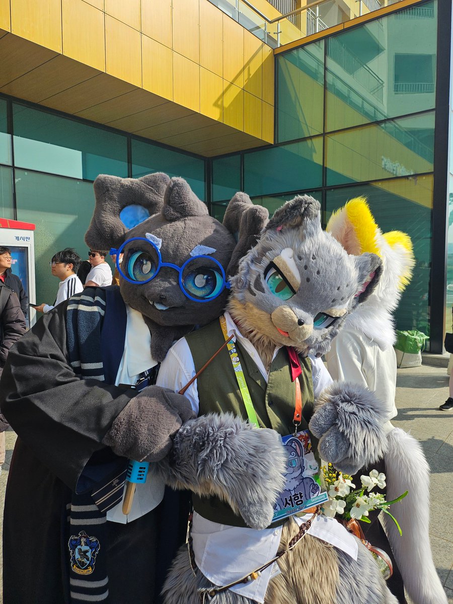 semsemi🔜FURSTCLASS tweet media