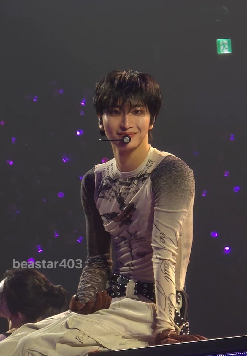 this is the most pretty little girlfriend seonghwa of all time