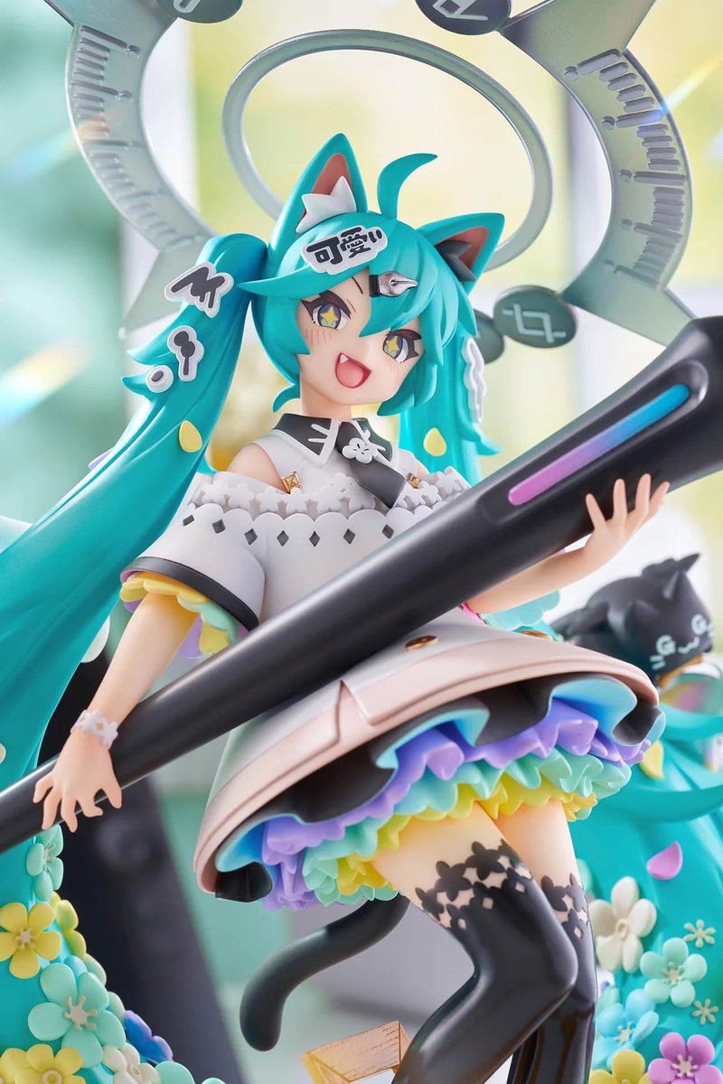 The new Hatsune Miku x Naoki Saito 1/7 scale figure is a digital artist's dream 💻🖌️ 

With a digital pen in hand, Miku jumps out of the illustration ✨ The pen even lights up!

GET: got.cr/mikuspiritalef…