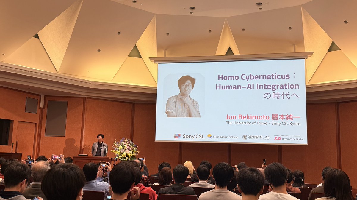 XiangHCI's tweet image. 🥳 Huge congrats to @rkmt on the final lecture at UTokyo. Jun's work has been a constant inspiration to the whole technical #HCI community over decades. Can't wait to see what’s next for your research &amp;amp; vision at @SonyCSL! 👏 #暦本教授最終講義

ご退官おめでとうございます！✨