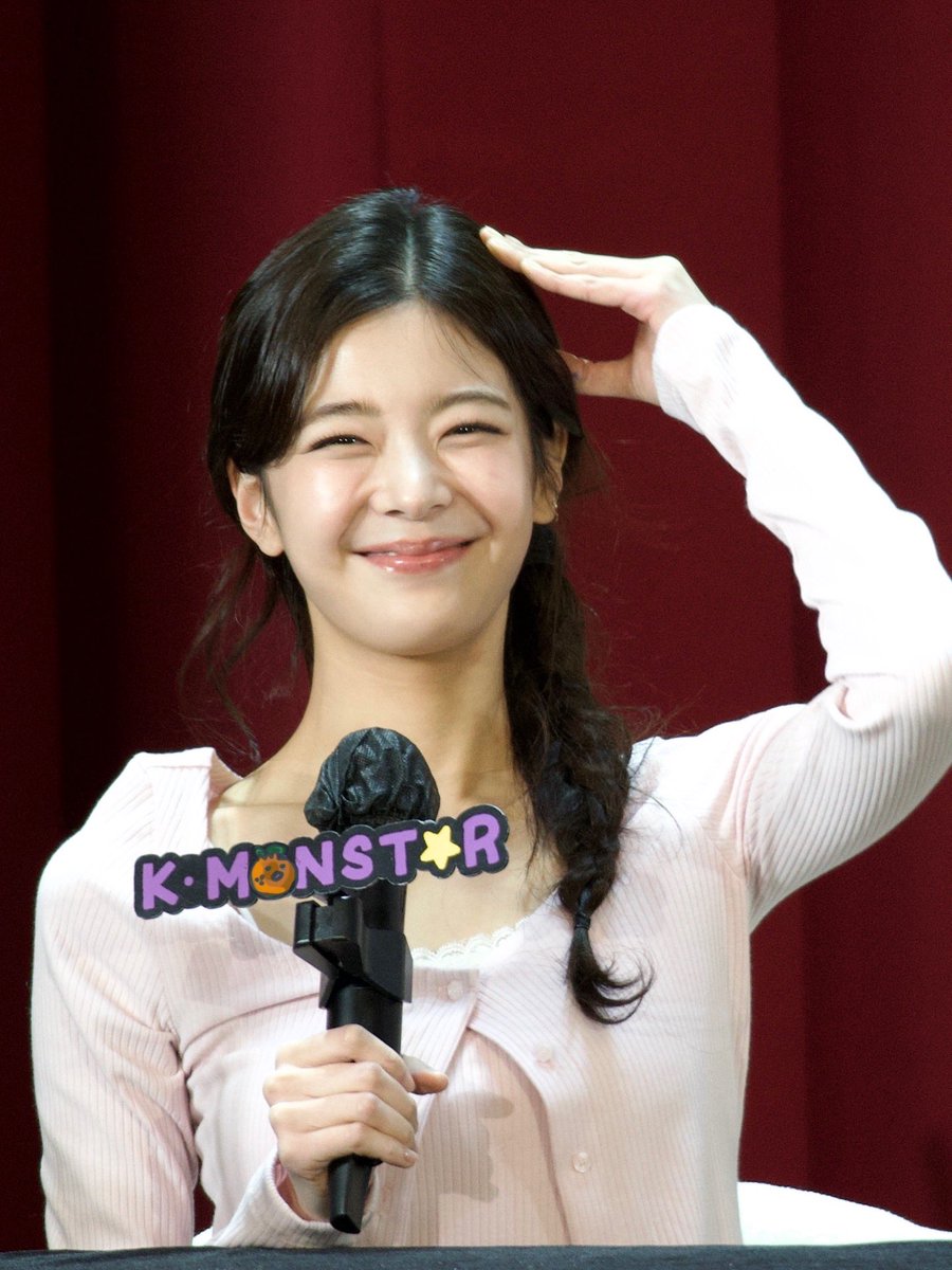 不准妳這麼可愛😍

#있지 #ITZY #리아 #Lia