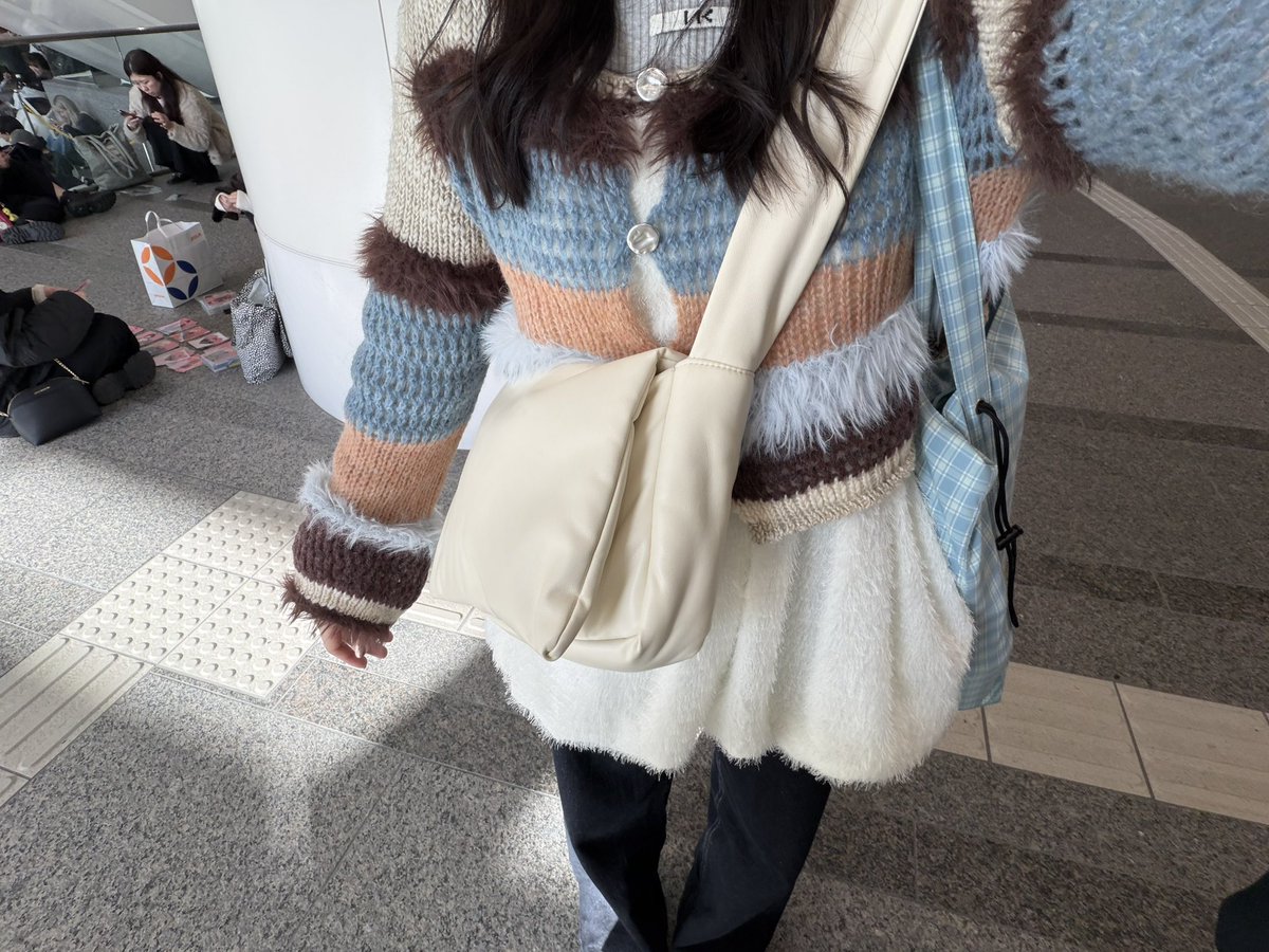 マ tweet media