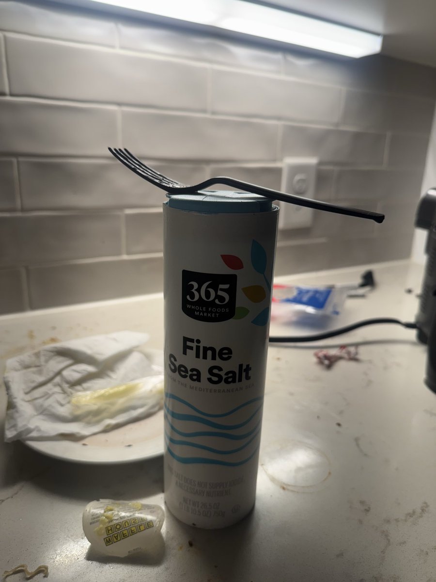 💫🐜uɐɯʇuɐ🐜💫 tweet media