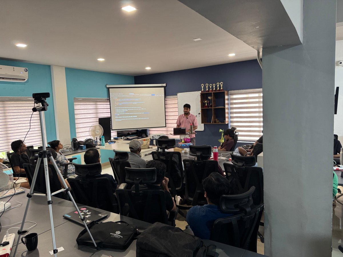 Kochi FOSS Meetups tweet media