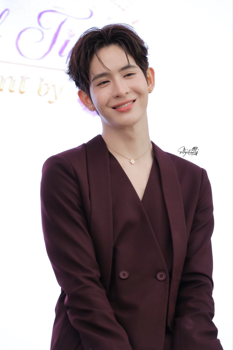 sweet smile

BEAUTIFUL TIME BW WITH JAMES
#JamesSuBeautifulTime