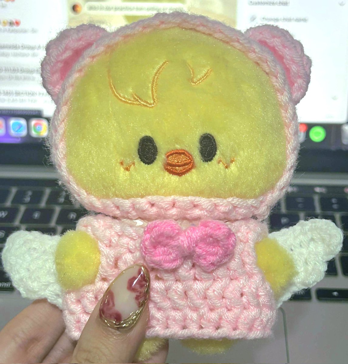 made stay with your wings doll clothes 🪽🪽⊹

♡ interact if you'd be interested in buying these 10cm crochet clothes!!
