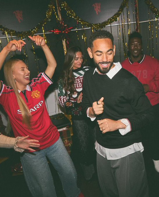 Manchester United plays football today and the whole world is happy 😁😀😁