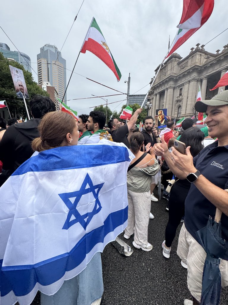 moran76's tweet photo. Life highlight 
“God bless the IDF” 
“God bless Israel”

Chanted by thousands of happy Iranian Australians on the steps of Melbourne’s Parliament. 

We received dozens of warm embraces, smiles, photos and nods of recognition. 

The safest and most accepted I’ve felt in a long time.