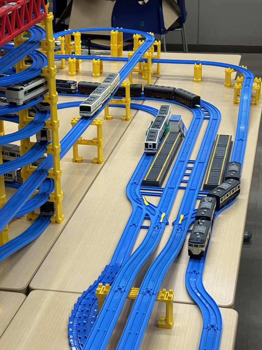 CIT_TRAINS's tweet photo. 【ご報告】
皆さま、はじめまして！
この度、部長もxの担当になりました！どうぞよろしくお願いします。

早速ですが、最近、新たにプラレールを購入いたしました！
文化の祭典や津田沼祭等でお目にかかれるかと思います！

部長OH

#プラレール https://t.co/LNiO3cVVWc