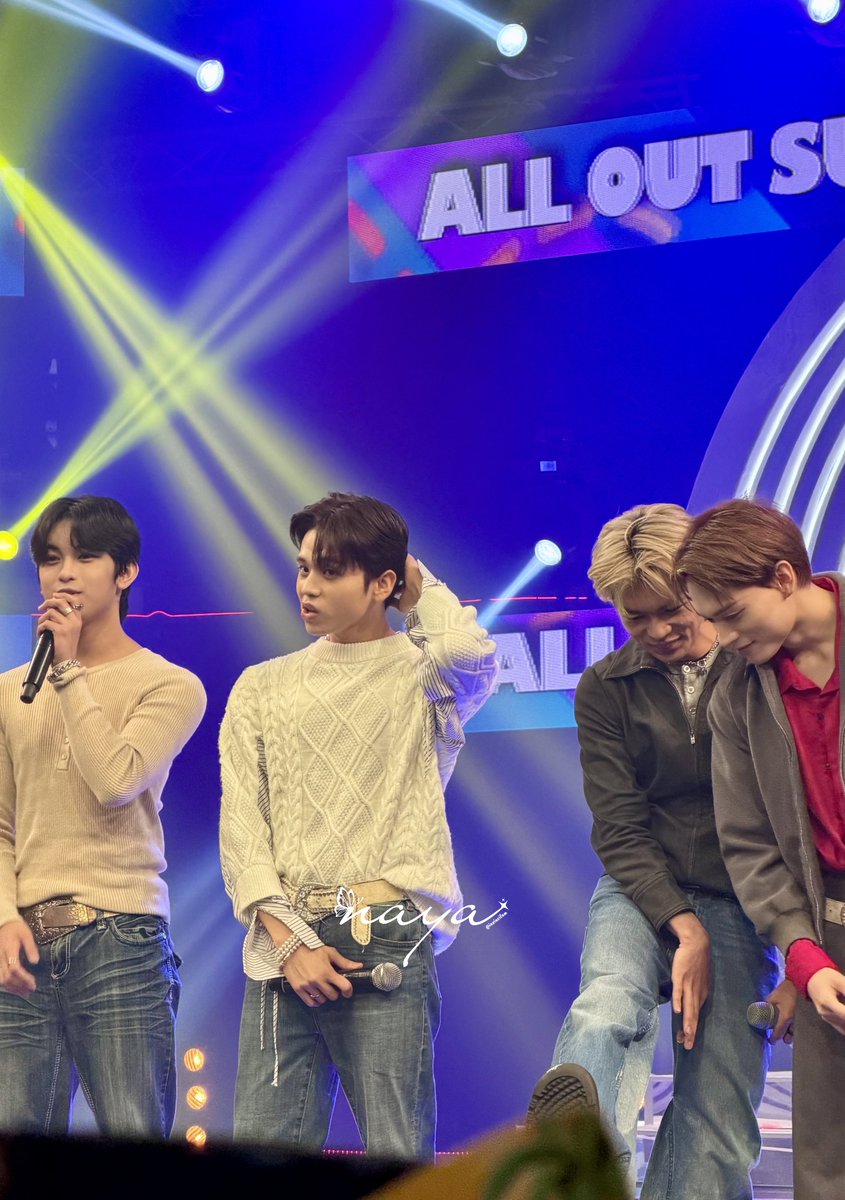 Holy Fam 🤍 Ano meron dyan Reyster and Jiro? 😅 Vinci ang tingin 🤭

HORI7ON LUNOD SA ALLOUTSUNDAYS

#HORI7ON_AOSMarSobra
#HORI7ON #호라이즌 #LUNOD 
<a href="/HORI7ONofficial/">HORI7ONofficial</a> <a href="/HORI7ON_twt/">HORI7ON member</a>