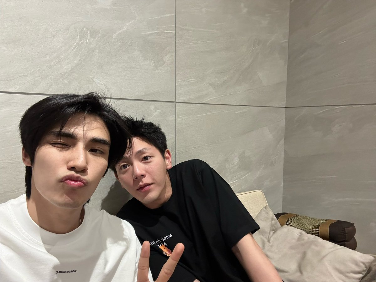 ซ้อมโชว์งาน
COLORVERSE: UPPOOM FANMEETING IN MACAO 2026
แล้วเจอกันวันที่ 7 นี้นะครับ

Practicing for our performance at COLORVERSE: UPPOOM FANMEETING IN MACAO 2026. See you guys this 7th!

#UpPoom
#uppoompat #poompps