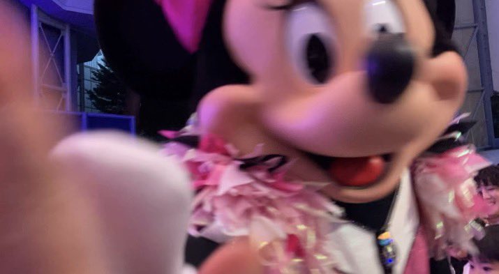 Leech_mld's tweet photo. ５ヶ月ぶり陸海💗バケパで確保したCMBは通路側でミニーちゃんとタッチできて幸せ❣️抽選でもっかい当選して2回目観れたしマジミュも当選！翌日ダングロも同じくバケパ席＋当選もして、連続で観れた〜🥳
結婚前に夫と行ったぶりのミラコ&amp;オチェからビリーヴ鑑賞☺️幼児連れだから1番上の段で見た👀💫 https://t.co/bTSb2NwVpN