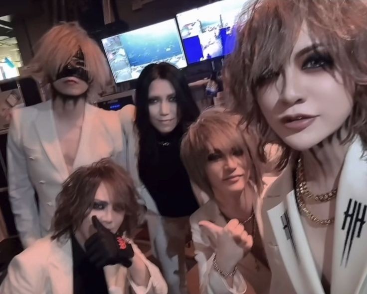 SunglowRei's tweet photo. Happy the GazettE month to everyone who celebrate! https://t.co/GHh5szMxdt