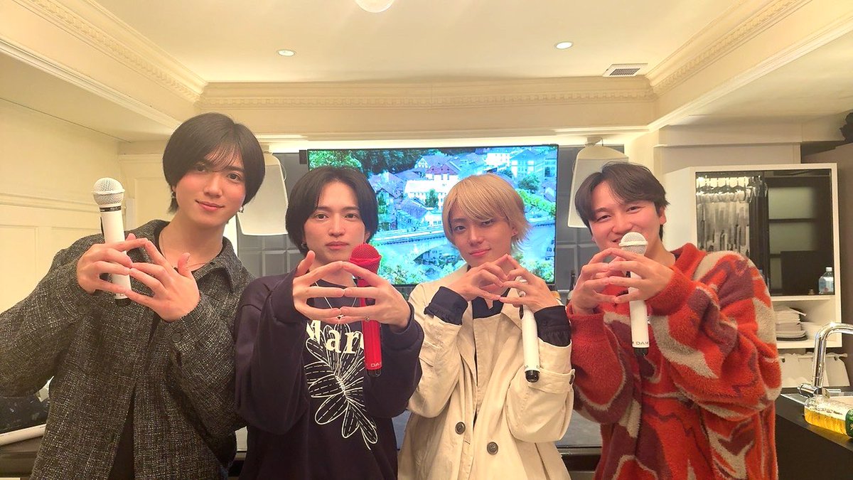 ともや tweet media