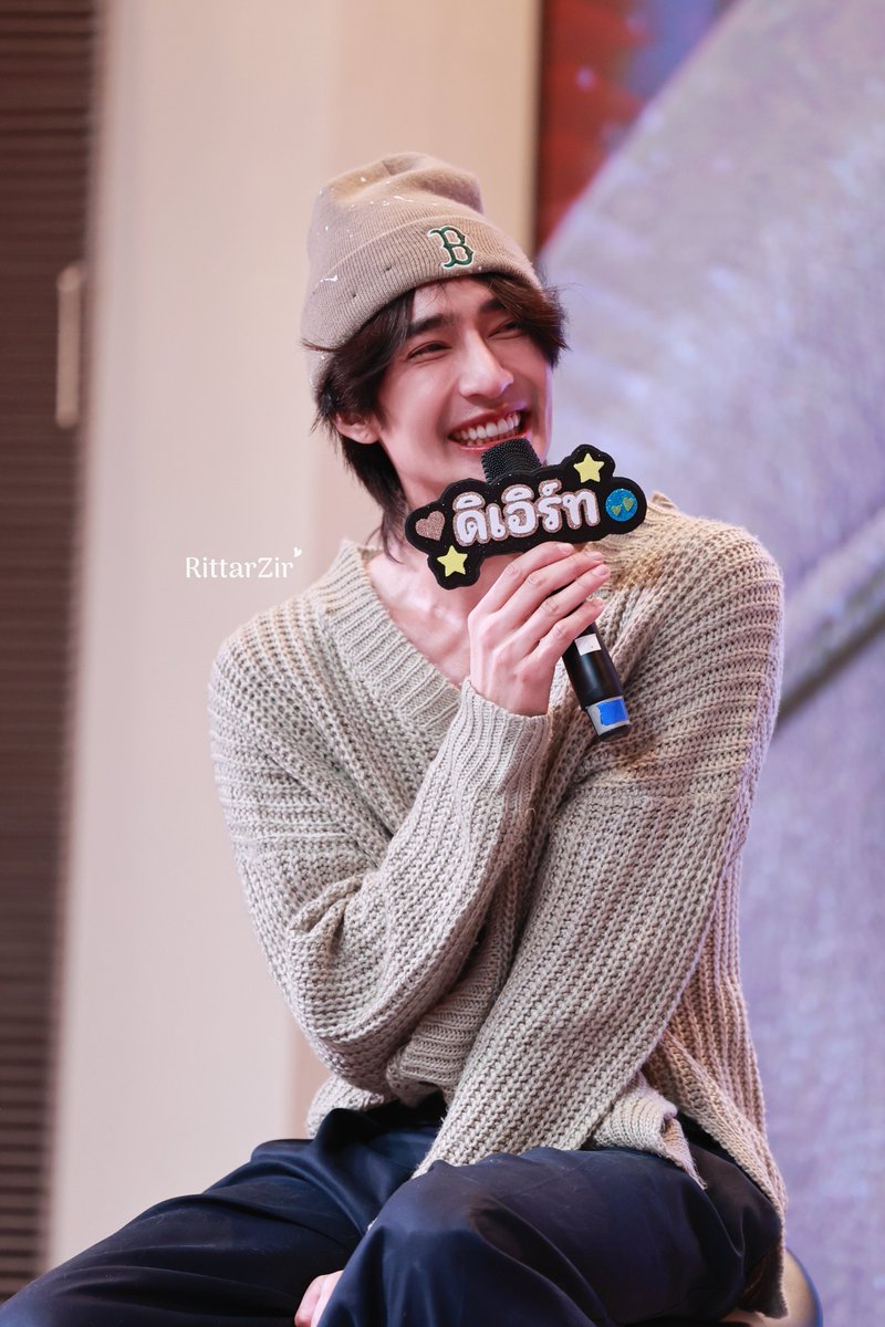 พี่เอิร์ทน่ารักมาก

#EarthTheaterOfLove 
#ExploreOurTheEarth2026
#RittarZirPhoto 
#EarthPirapat <a href="/Earth_Pirapat/">Earth Pirapat 🌏</a>