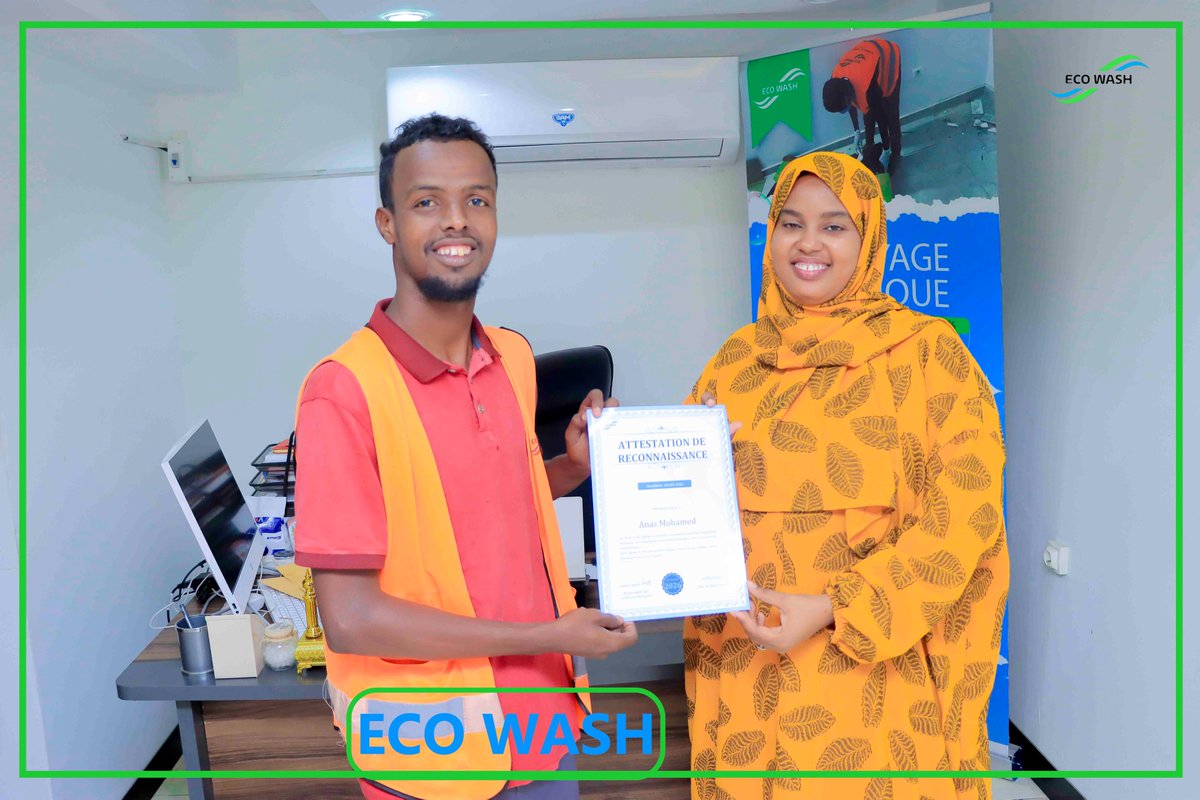 ecowashdj's tweet photo. La réussite d’ @ecowashdj repose sur l’engagement de notre équipe.  Reconnaître les efforts, valoriser le sérieux et célébrer le professionnalisme font partie de notre culture.

Un leader avance avec son équipe, jamais seul.

#EcoWash #Leadership #EspritDEquipe #Reconnaissance https://t.co/jWEHwf6Uhi