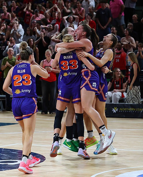 NQRL1995's tweet photo. 5x WNBL CHAMPIONS!
🔥🔥🔥🔥🔥

An all-time classic finals game, congrats to Shannon Seebohm and the girls on a brilliant end to a brilliant season!

> Courtney Woods was the MVP and had a career high 28 points to go with 8 rebounds and 7 assists
> Alicia Froling who was huge all finals series had 25 points, 8 rebounds and 5 assists
> Miela Sowah had 18 points including a 3-point bomb to force OT, followed up with 6 more points after Woods fouled out
> Lucy Olsen had 15 points, 5 assists a 1 massive steal with 2.7 seconds left to secure the title

The Fire have now won the championship in 20% of the seasons they've played