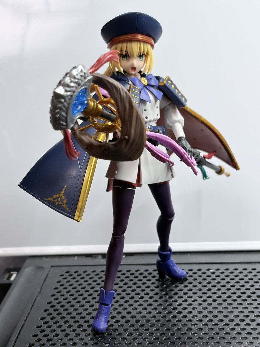 アルトリアキャスター組み上がった。 一部シールありとはいえ、未塗装