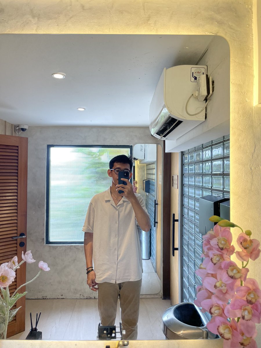 diemrappp's tweet photo. "Rappp lu mau liat basecamp di bandung ga?"

Kalo siang sih pw, kalo malem sih gua saranin jangan ya.. https://t.co/deyZvTk11h