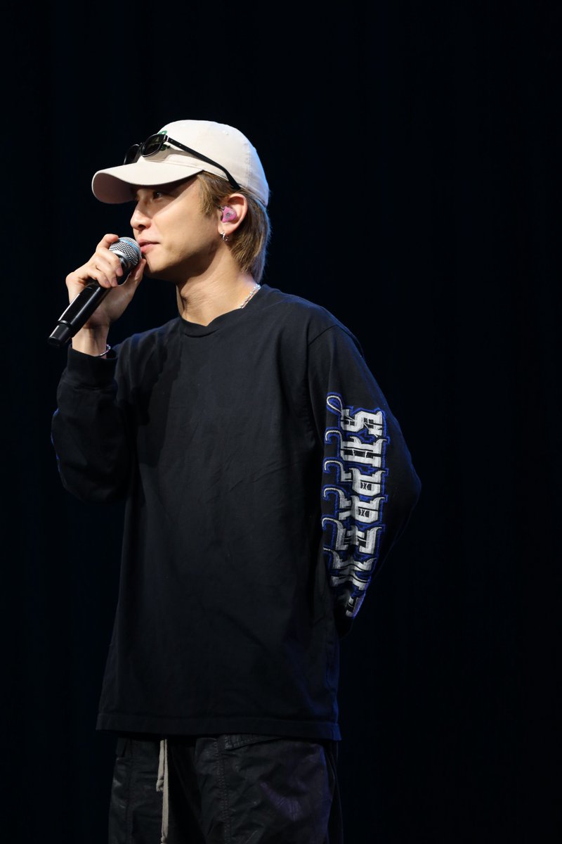 ภาพบรรยากาศรอบ SOUND CHECK ในงาน #SPACECOWBOYinBKK มารอส่งกำลังใจและสนุกไปด้วยกันกับกันจังในรอบโชว์จริงกันค่าา ✨

Here’s the atmosphere from the SOUND CHECK ! ✨
Let’s come and cheer GAN-Chan on and have fun together again during the actual show!

SOUND