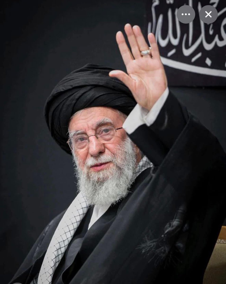 RahmatullahJam9's tweet photo. انا للہ وانا الیہ راجعون 💔
شہادت قبول ہے لیکن غلامی نہیں 
#آیت_اللہ_خامنہ_ای_شہید https://t.co/yVWY3UR6Ji