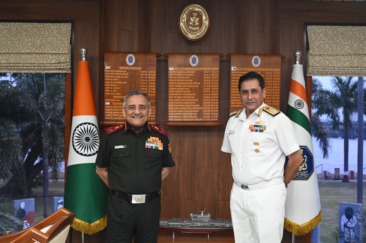 HQ_IDS_India's tweet image. General Anil Chauhan, Chief of Defence Staff #CDS  visited @IN_HQSNC, Kochi on 28 Feb. He was received by VAdm Sameer Saxena, #FOCINC #SNC.

During the visit, #CDS was presented a comprehensive overview of the Command’s role as Navy’s Training Command, functioning, and