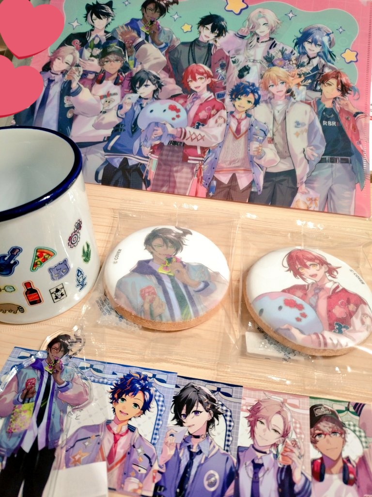 マグカップとクリアファイル買えた😭💕💕💕