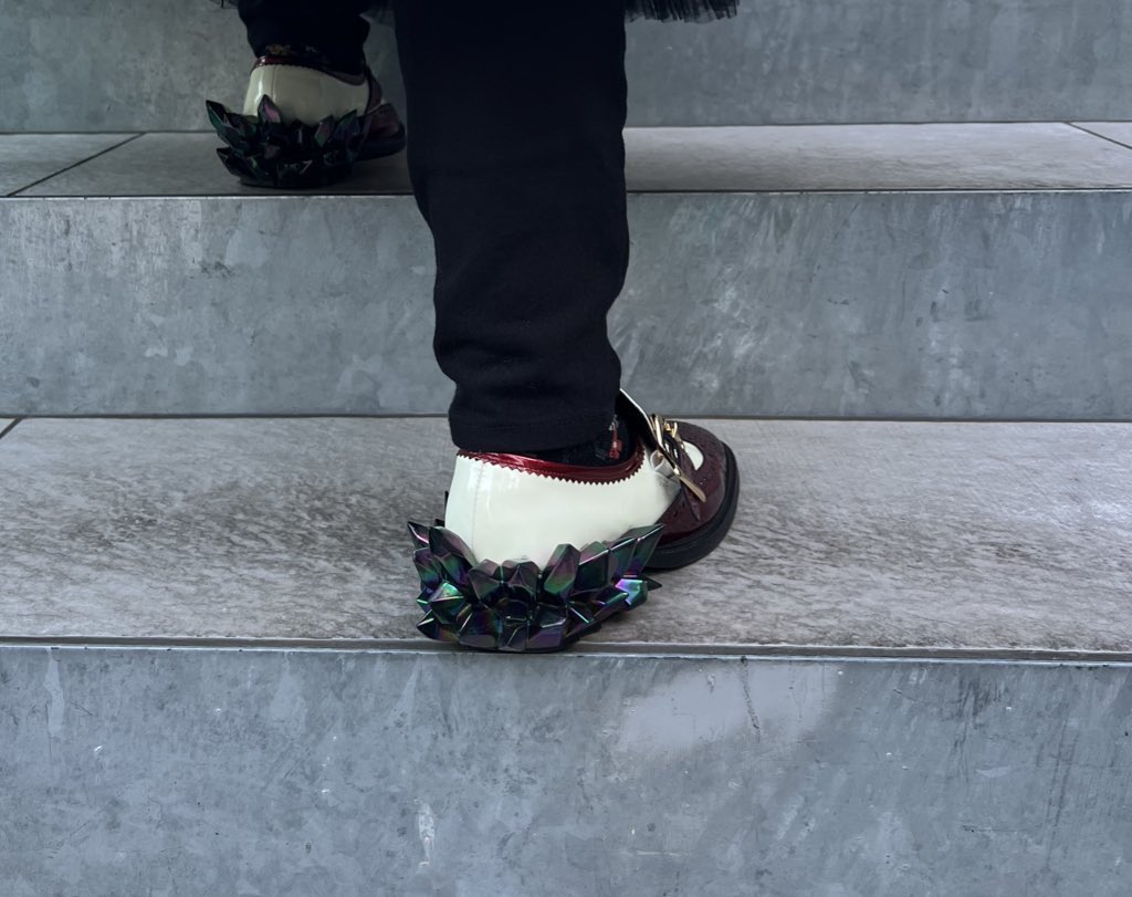 hazama未来永光のドレスローファー red🟥の良いところは もちろん