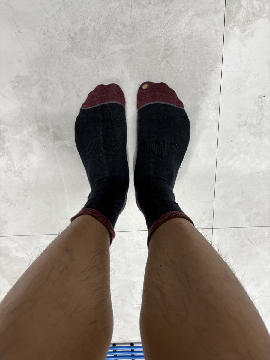 양말 구멍한개는 신어도되죠?
내 생각에 남자분들 거의다 동의할듯