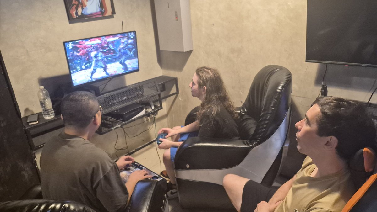 RW | LighScrap tweet media