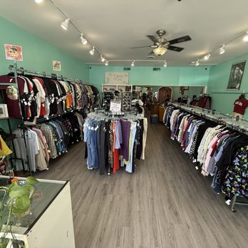 Sadarriel's tweet photo. Retail therapy, but make it Five Points 🛍✨ From trendy finds to timeless staples, this neighborhood keeps Columbia styled UP.
#ShopCola #FivePointsSC #ColumbiaStyle #SupportLocalSC #SodaCityShopping #BestOfColumbia https://t.co/wnoNUkTSDY