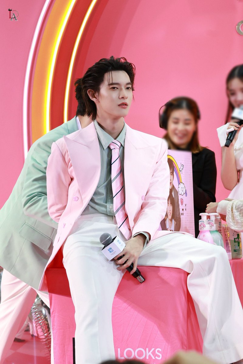 krittin_star's tweet photo. Look like those rich CEOs in chinese drama 😍😍

POOHPAVEL GOODLOOK SHOKUBUTSU

 #PPVxTopsWithShokubutsu
#ppoohkt  #PooHHooPers https://t.co/uzmot2UnBk