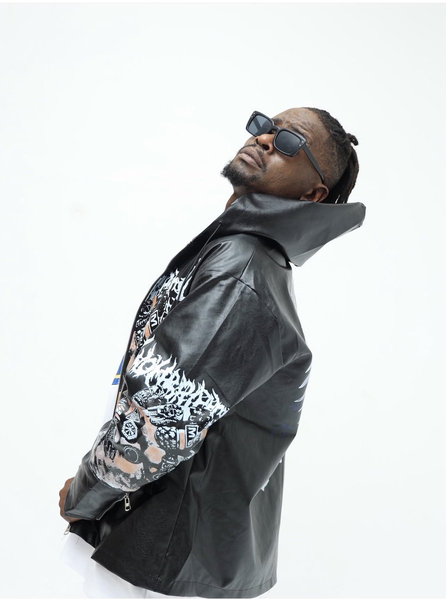 RADIO & WEASEL tweet media