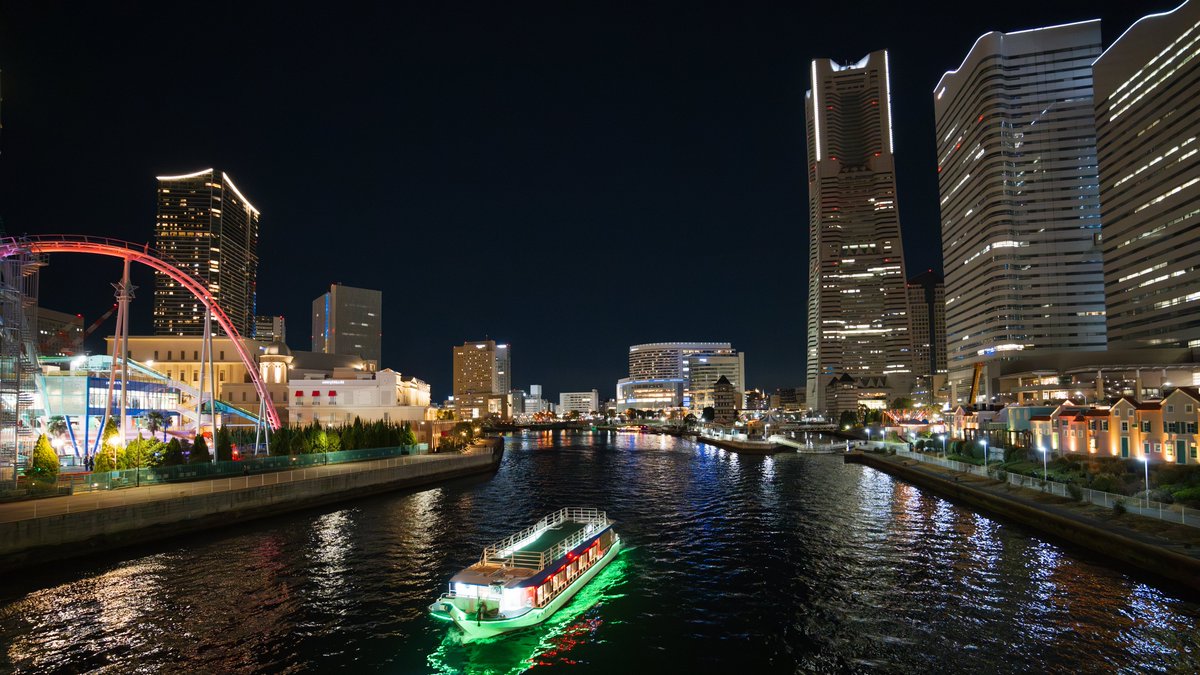 2026.2.28 横浜 #みなとみらい の夜景 運河を渡る船がワンポイント