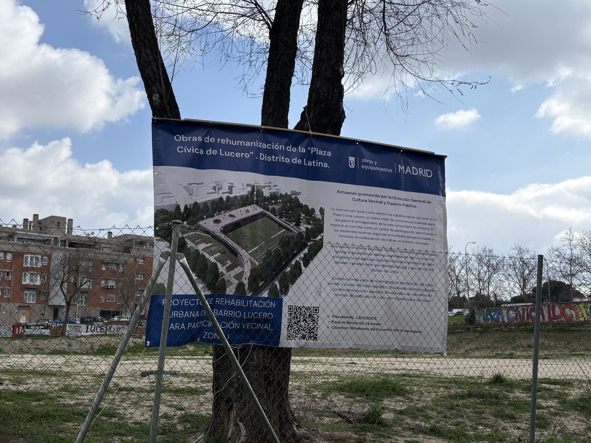 Jorgenacarino's tweet photo. Con las compas de @avvlucero reclamando recuperar el proyecto de la Plaza Cívica. Desde la @FRAVM exigiremos su inclusión en el Plan #SURES como proyecto clave para el futuro del distrito de Latina, así como la recuperación del Casino de Lucero como espacio vecinal. https://t.co/7FuTtJPh9F