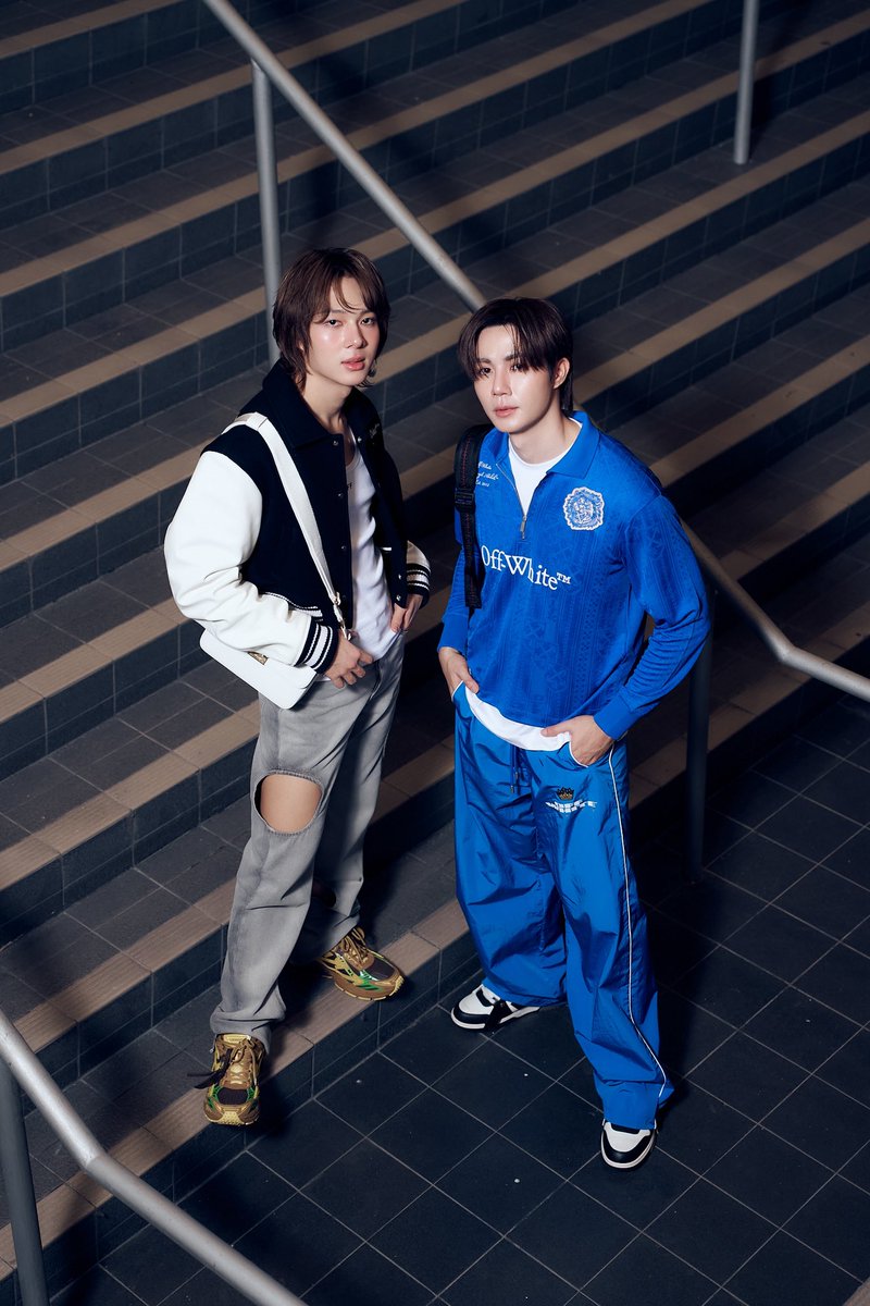 ELLEThailand's tweet photo. Paris is calling! ส่องแอร์พอร์ตลุคของ ซี พฤกษ์ @zee_pruk และ นุนิว ชวรินทร์ @CwrNew ก่อนออกเดินทางสู่กรุงปารีส เพื่อเข้าร่วมชมแฟชั่นโชว์ Off-White™ Fall/Winter 2026 ในวันที่ 5 มีนาคม เวลา 17.30 น. ตามเวลาประเทศไทย

#ELLEThailand
#OffWhiteFW26 
#ZeeNunewWithOffWhite
#ZeeNunew https://t.co/xQMLgWfJ9F
