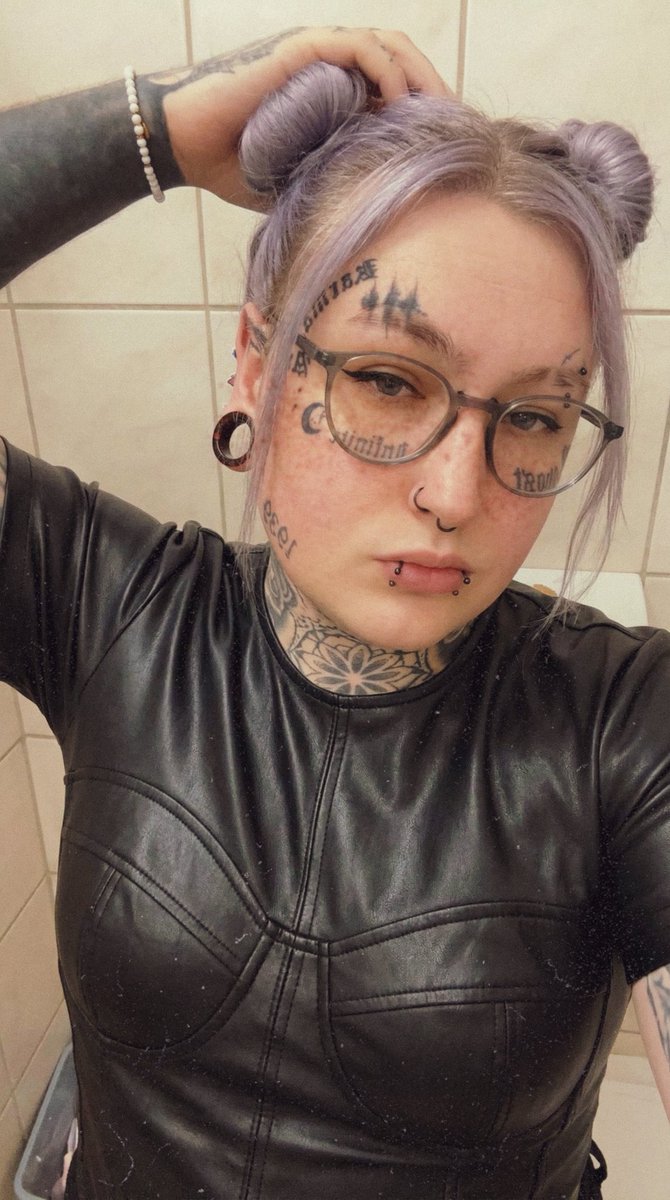 FindomMonsterSophie955 tweet media