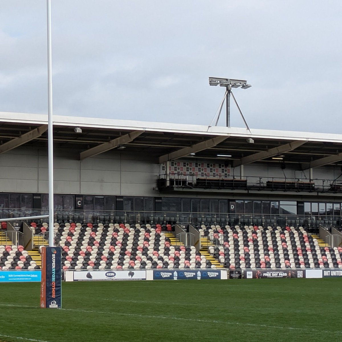 NewportRFC's tweet image. Rodney Parade 😍

🚀 T–2hrs...

#COTP #YmlaenCasnewydd