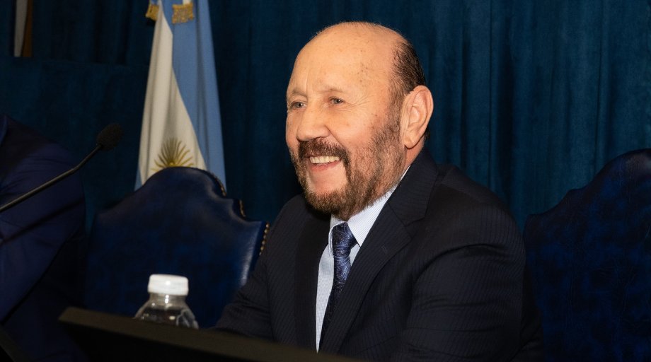 APERTURA DE SESIONES 2026

Este 1º de marzo de 2026 es único y excepcional en varios aspectos.
Uno de ellos es, sin dudas, que estamos brindando el primer mensaje bajo el mandato de la nueva Constitución de la Provincia de Formosa.
Quiero destacar la alta conciencia política que