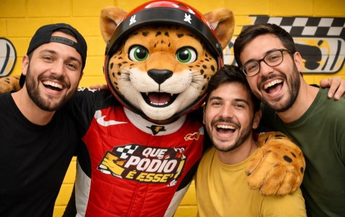 out of context QPEE tweet media