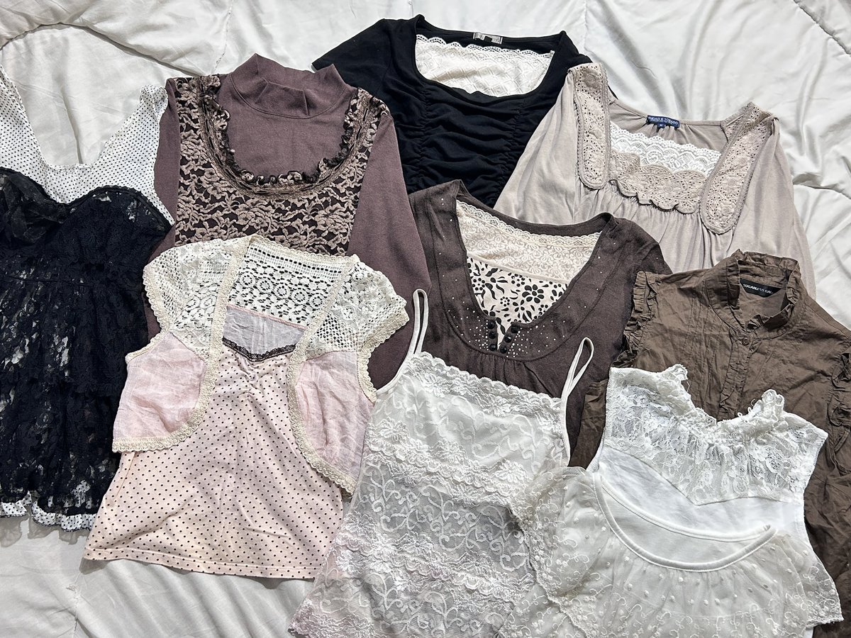 ★ ( แจ้งเลขแทรคหน้าไทม์ไลน์เรียบร้อยน้าคะ ) tweet media