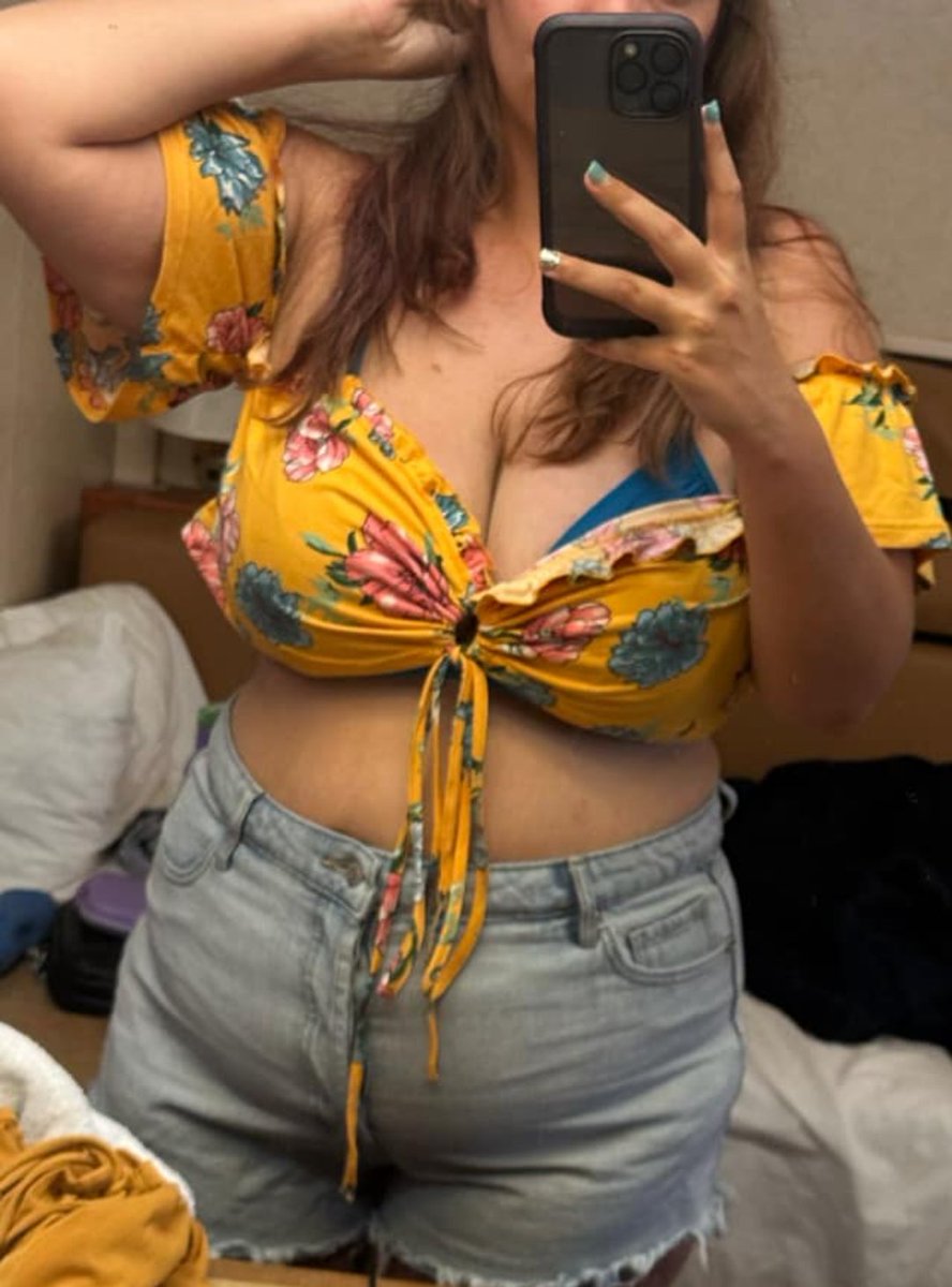 abigailgray256's tweet photo. Let's get me naked! 😉

For every 100 likes, I'll lose an article of clothes and post it in the comments! 🔥

500 = me fully nude, so please share! Or check my OF if you want to skip the wait!  Link in bio! ❤️ https://t.co/DIejnaoaGR