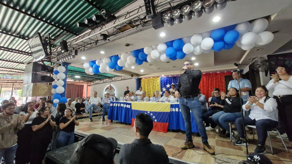 #CARABOBO! Organizando nuestras estructuras municipales y parroquiales de @accion_democratica con la presencia de nuestro jefe político <a href="/hramosallup/">Henry Ramos Allup</a> <a href="/pieromaroum/">Piero Maroum</a> para lo que esta por venir, y ponerla al servicio de la <a href="/unidadvenezuela/">Unidad Venezuela</a> libertad y democracia.