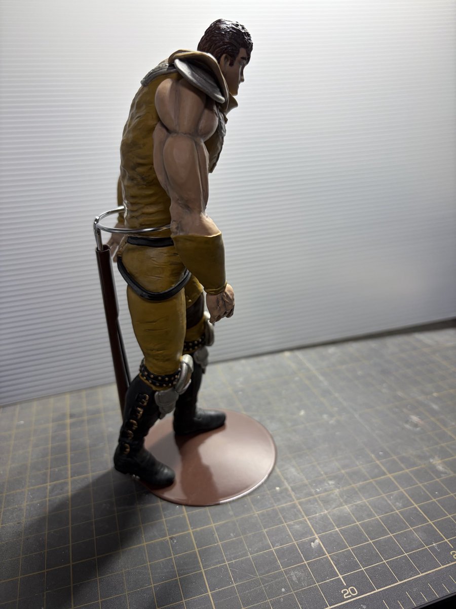 YACECUBE's tweet photo. 北斗の拳　造形
雲のジュウザ

色塗り完成しました。このシーンがやりたかったんです。
今回は顔に力入れて色々わかったことがありました。
次回はシンを作ります！

#北斗の拳
#造形
#スカルピー
#フィギュア
#雲のジュウザ https://t.co/jmhCgsil6D