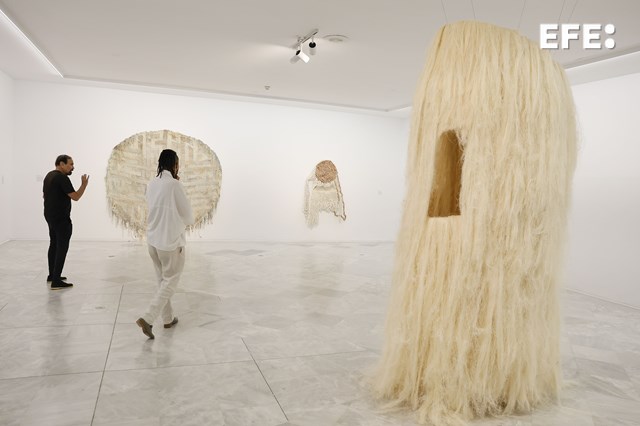 SevillaEfe's tweet photo. @EFE_Andalucia  El coleccionista de arte y filántropo estadounidense Jorge M. Pérez reúne en Sevilla en la muestra 'Améfrica' más de un centenar de obras de su colección . https://t.co/wrxMEaVWUc