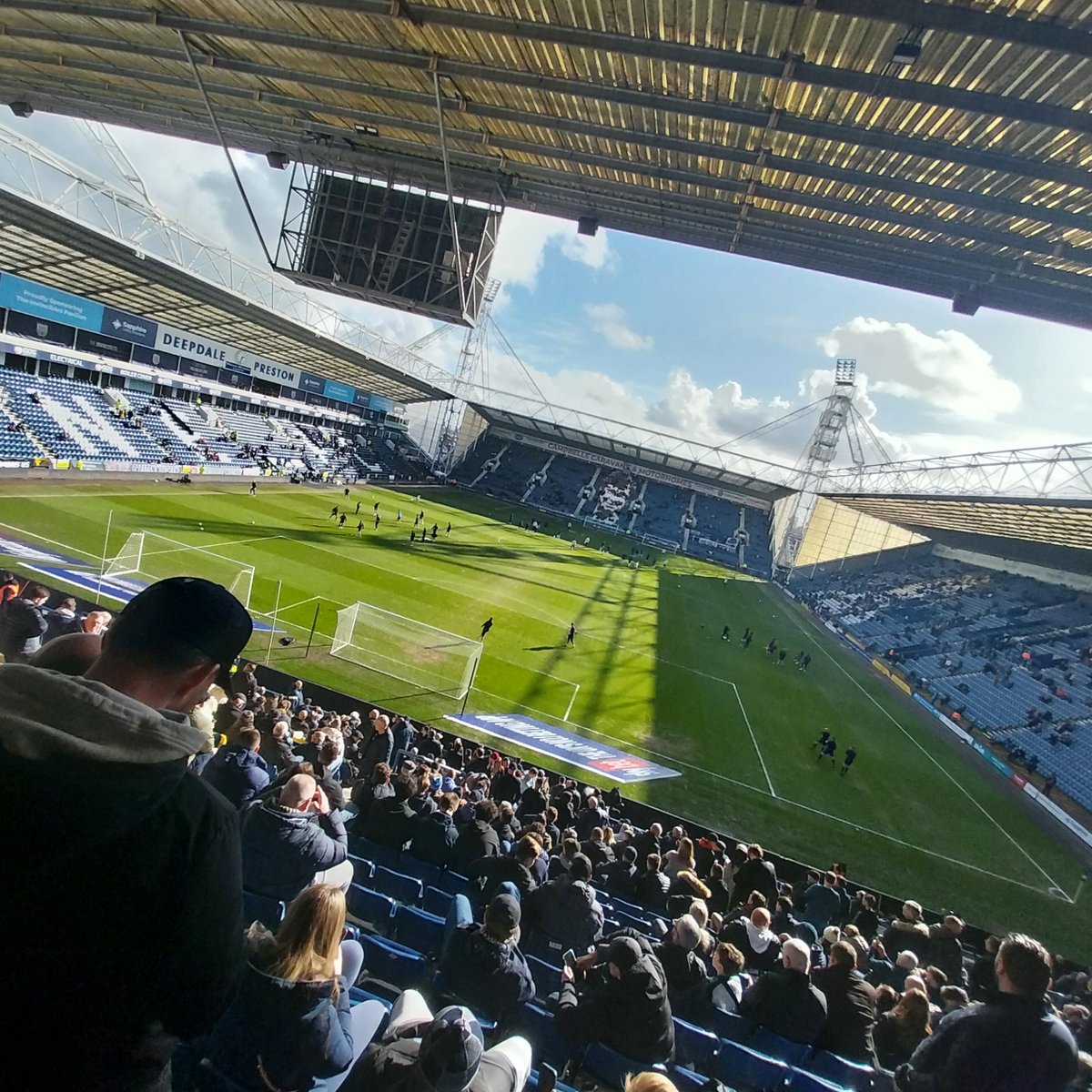 Great away day at Preston yesterday ended up chatting with Brentford &amp; Burnley fans on the way over &amp; a 2-0 win. Looking forward to Hull next week #Millwall