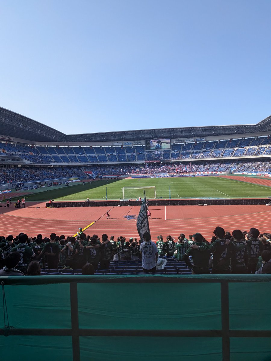 昨日の試合は学校帰りに直で行って後半だけ応援したので、私的にはドロー。笑笑
試合時間よりもスタジアムに向かう時間のが長かったけど、週末に試合に行ける幸福度が余裕で勝ってる✌️✌